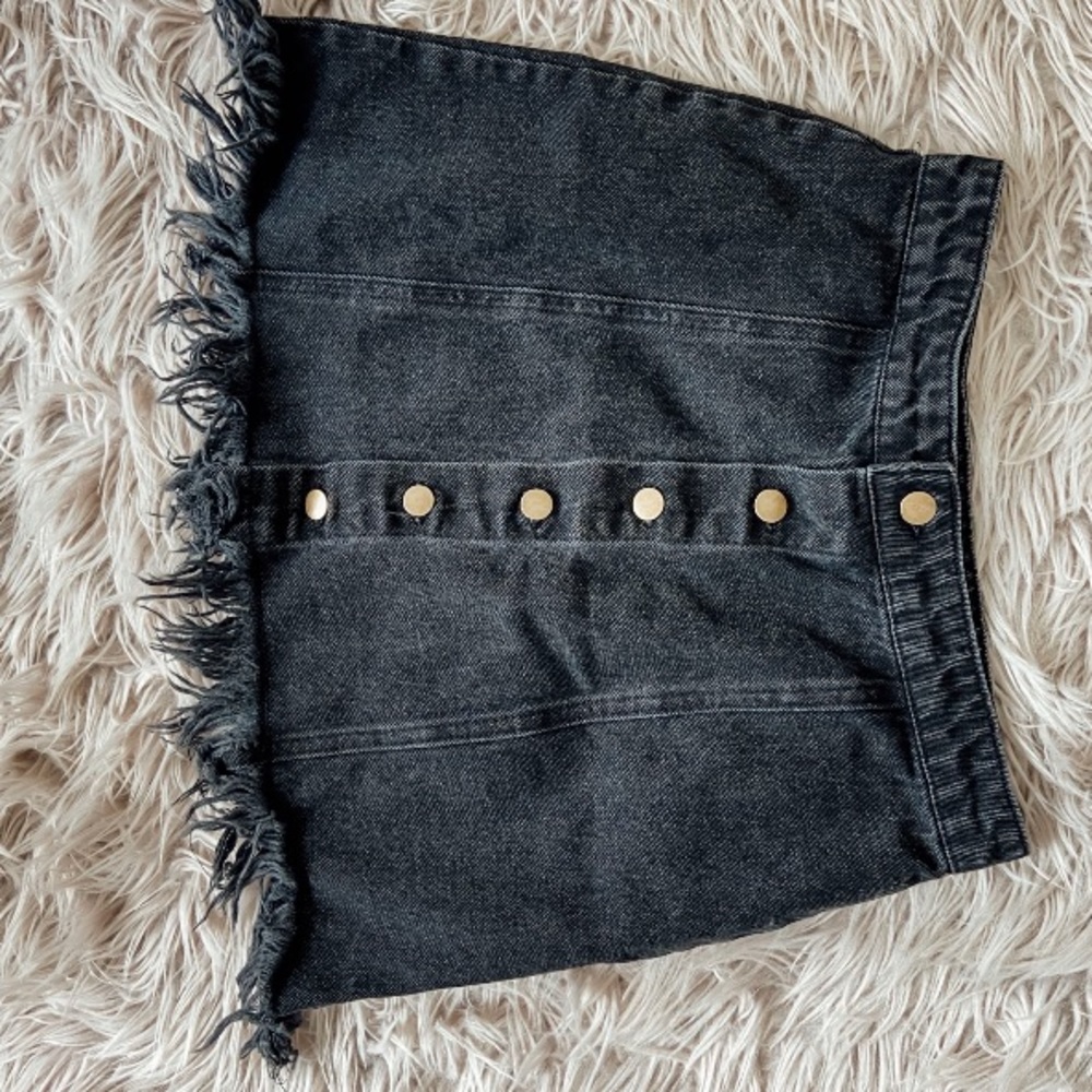 Forever 21 frayed black jean skirt.